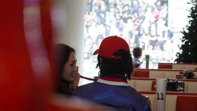 蒋勤勤：逆生长的魅力女神，时尚与气质并存！