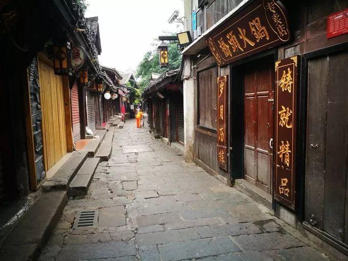 人形机器人行业深度报告：前路星辰大海，玩家加速入场，产业化有望提速